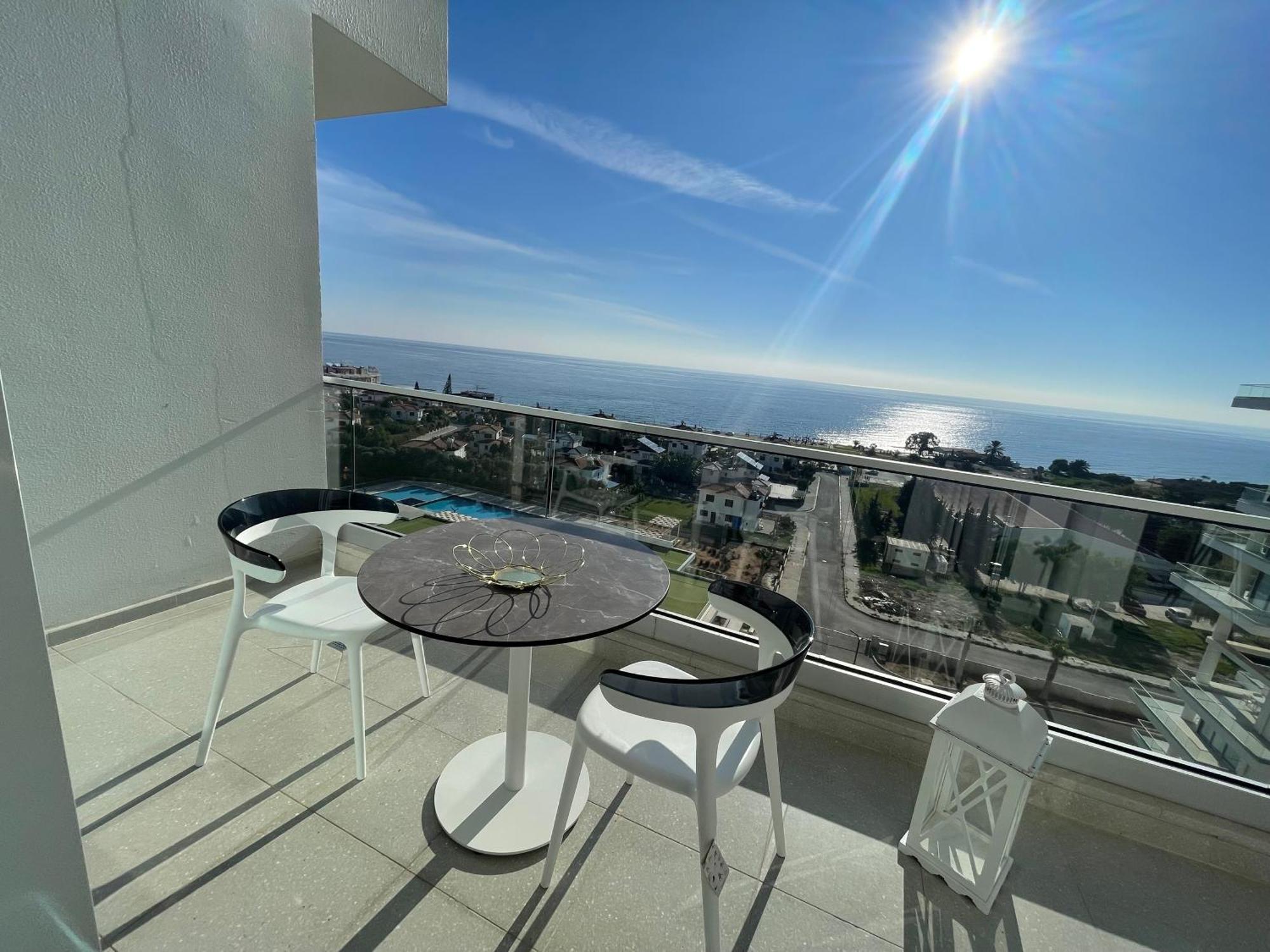 Sea View Suites By The Coast Famagusta  Zewnętrze zdjęcie
