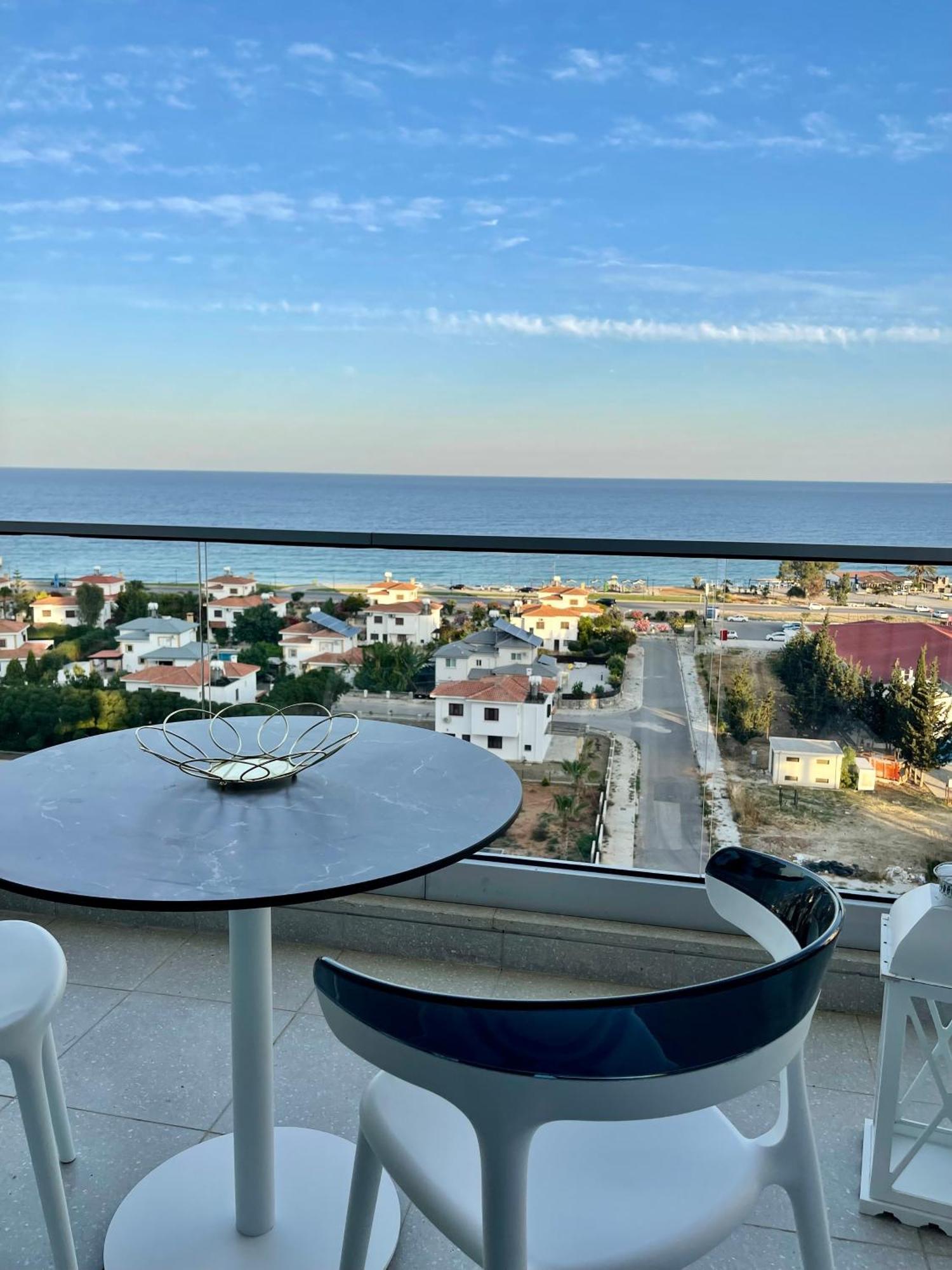 Sea View Suites By The Coast Famagusta  Zewnętrze zdjęcie