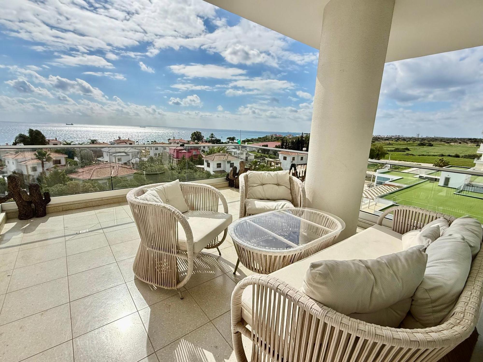 Sea View Suites By The Coast Famagusta  Zewnętrze zdjęcie