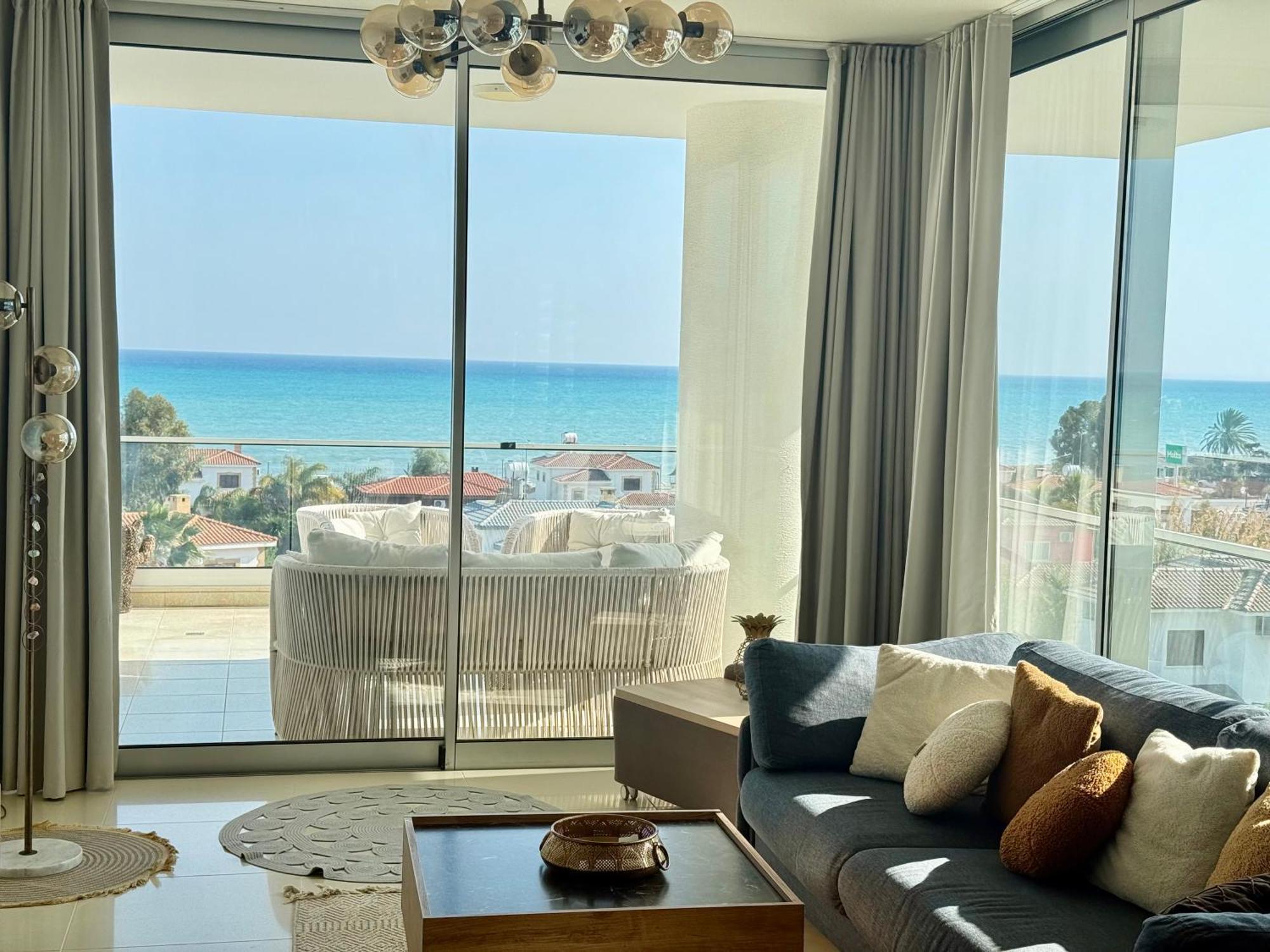 Sea View Suites By The Coast Famagusta  Zewnętrze zdjęcie